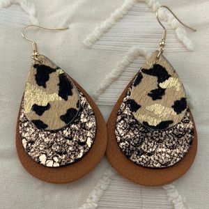 Leather earrings